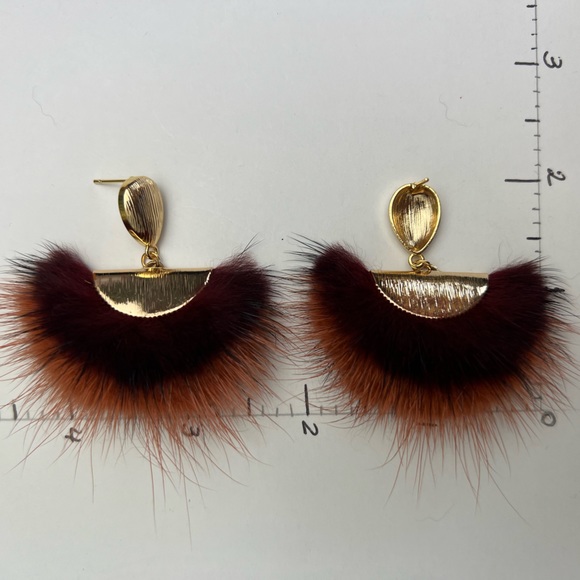 Elegant Feather Dangle Earrings - Stylish Vintage-Inspired Flapper Earrings - Picture 8 of 9